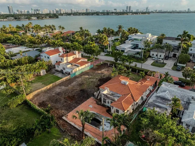 $1,270,000 | 1785 Bay Drive, Miami Beach, FL 33141