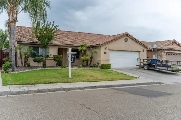 $420,000 | 3329 North Gregory Avenue, Fresno, CA 93722