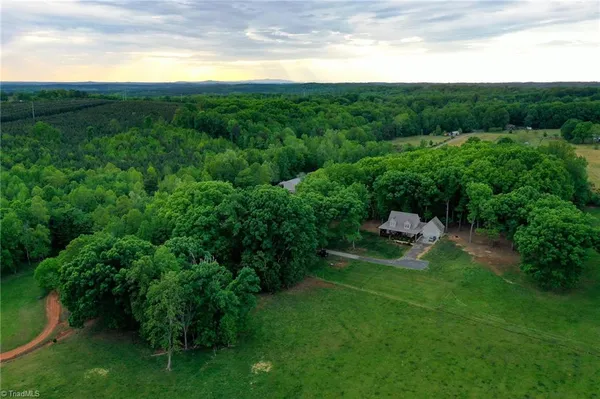 $1,211,600 | 258 Peaceful Lane, Cascade, VA 24069
