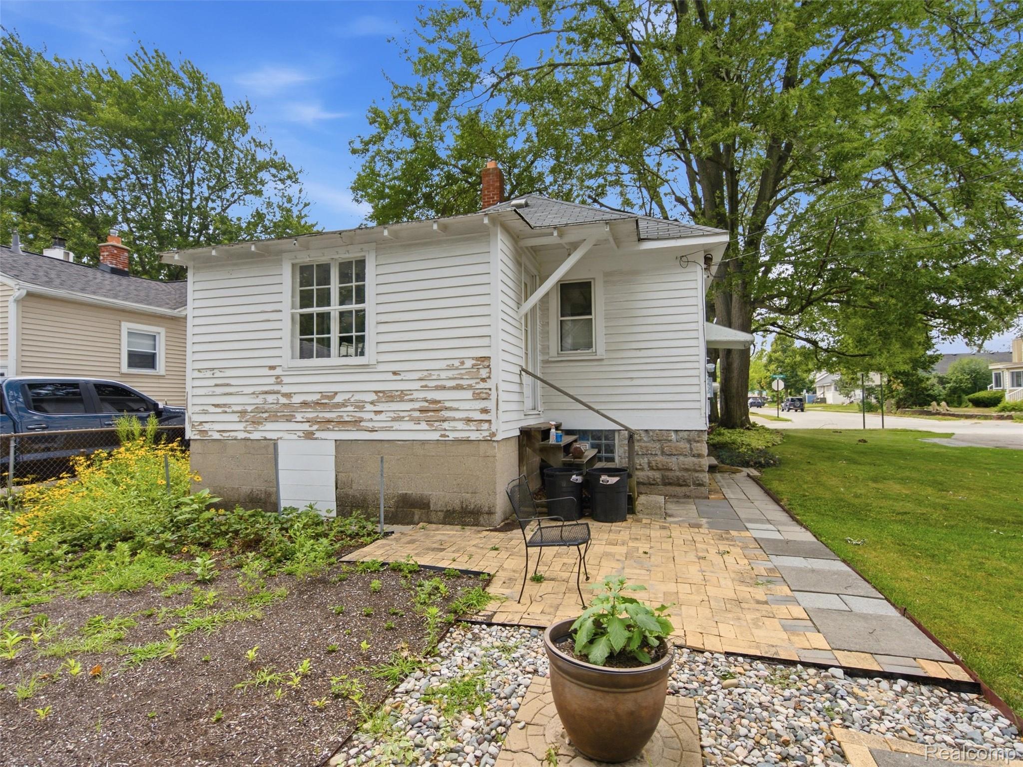 305 Renshaw Avenue Clawson, MI 48017 - Photo 25 of 37 28-DSC04855.jpg