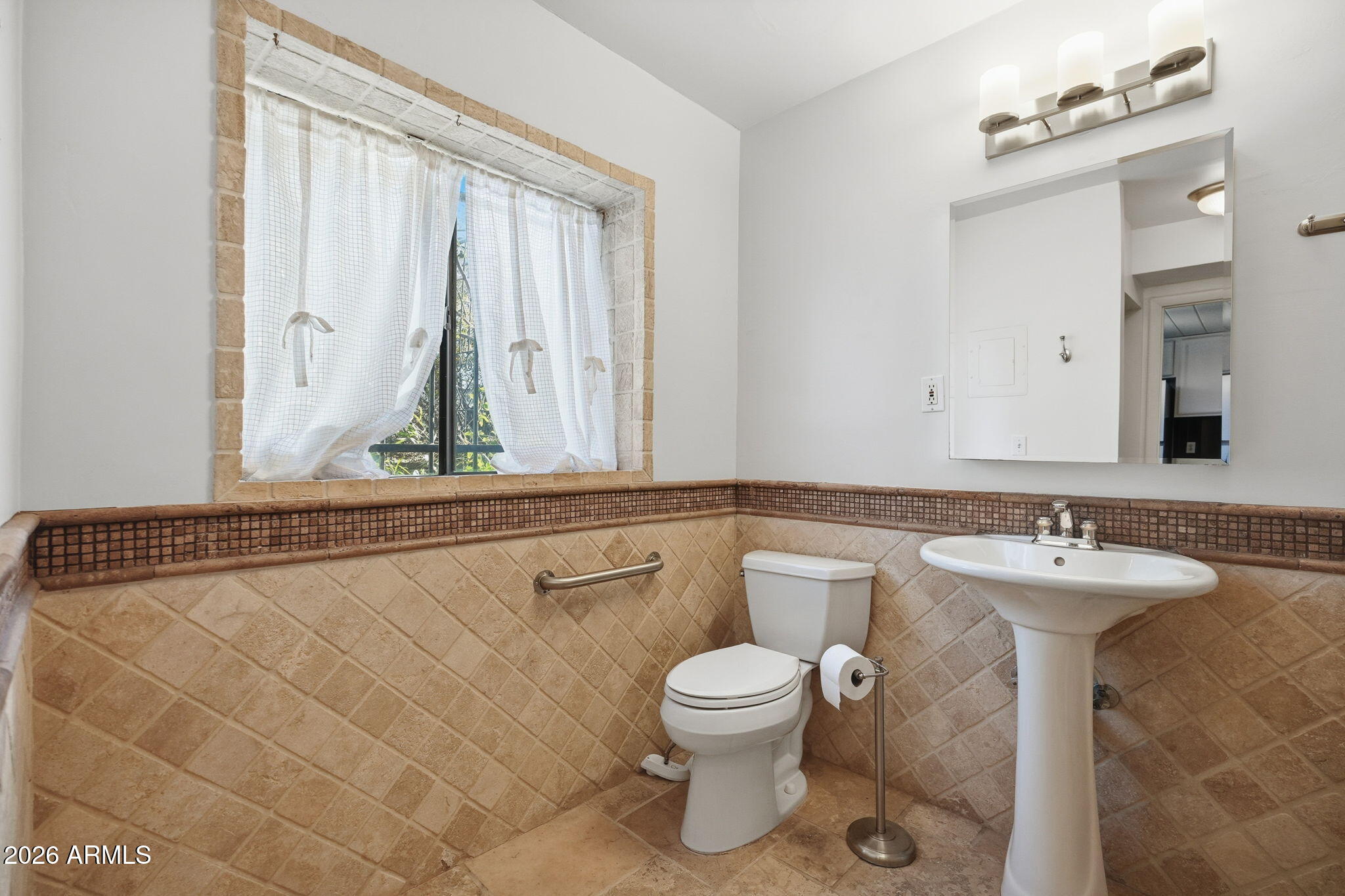 4540 North 44th Street, Unit 8 Phoenix, AZ 85018 - Photo 14 of 23 Bathroom