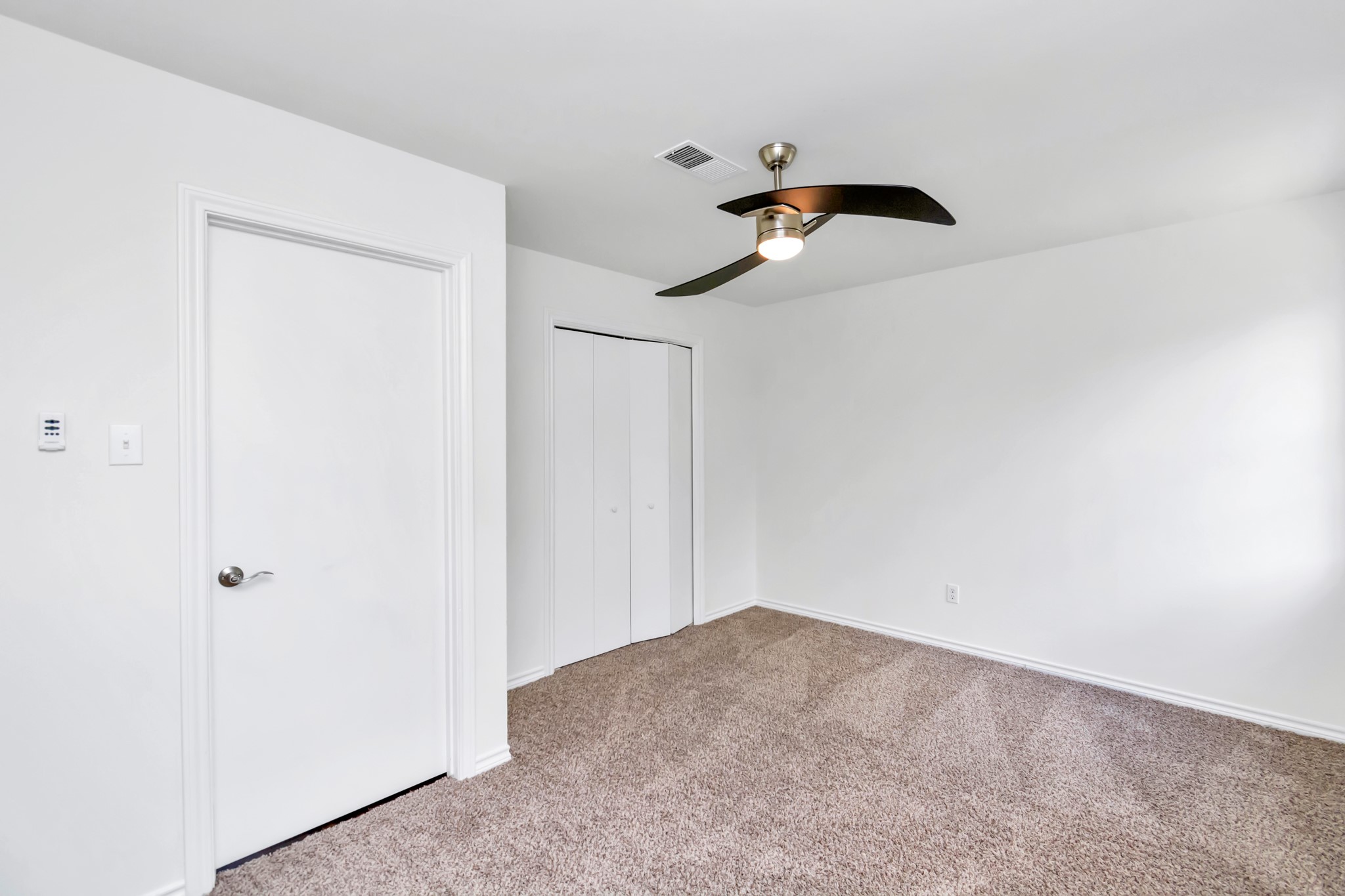 12818 Chamberlain Drive Houston, TX 77077 - Photo 27 of 32 a view of empty room