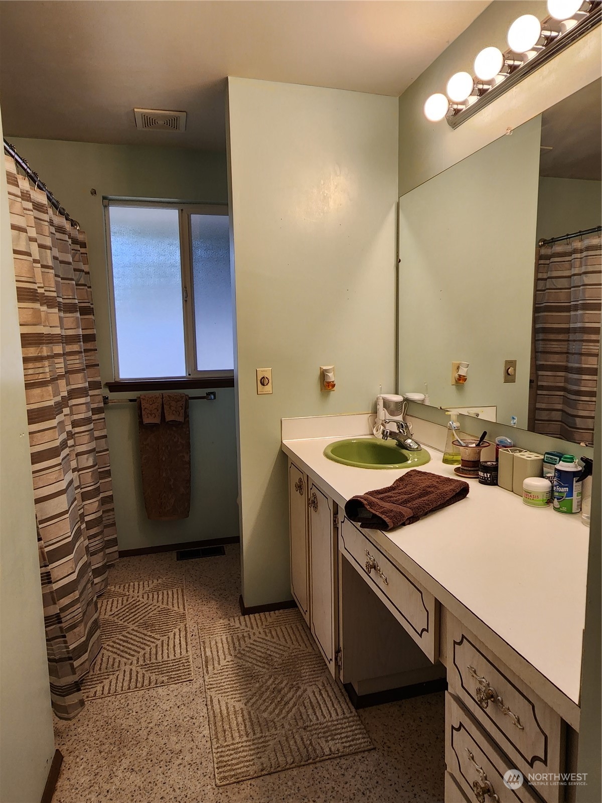3830 Southeast Horstman Road Port Orchard, WA 98366 - Photo 12 of 17 Gallery Image 12