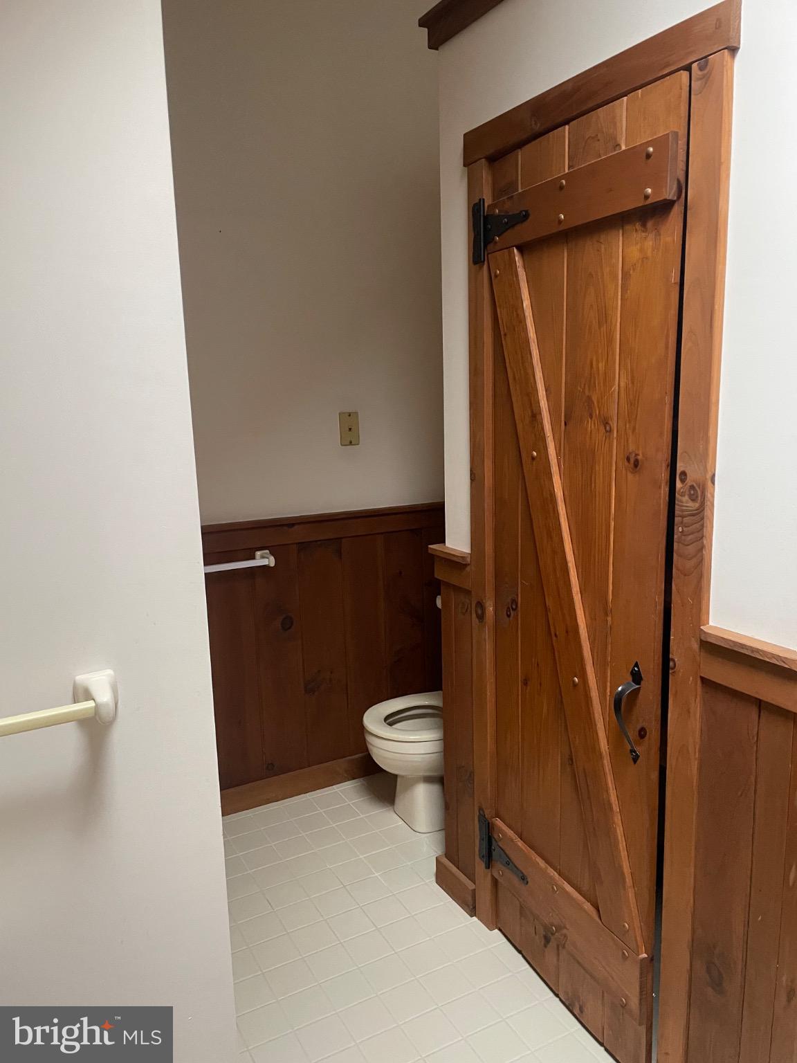 506 Hemlock Lane Lebanon, PA 17042 - Photo 30 of 63 a bathroom with a toilet and a shower