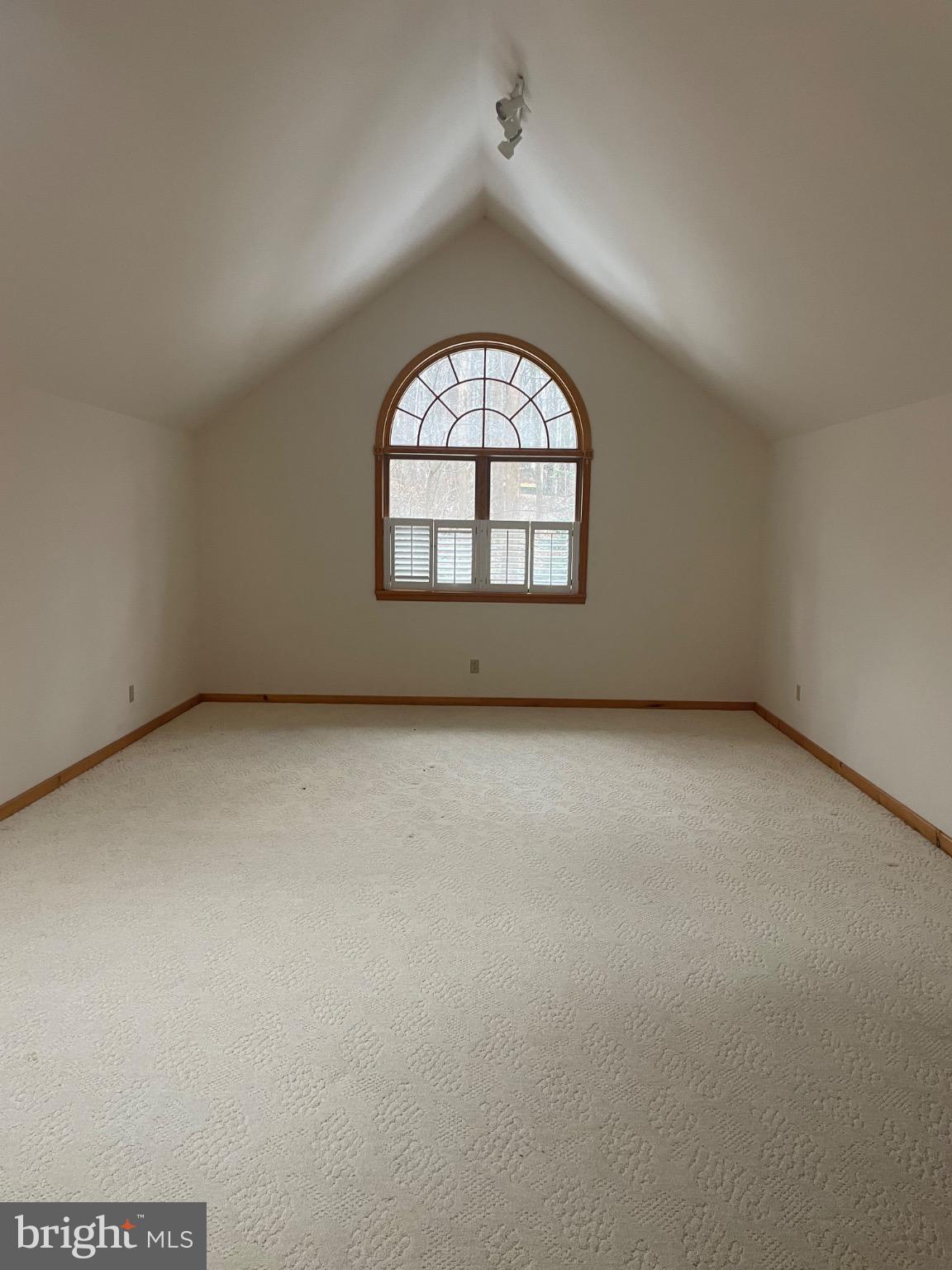 506 Hemlock Lane Lebanon, PA 17042 - Photo 35 of 63 Spacious room w elegant arched window.
2nd floor