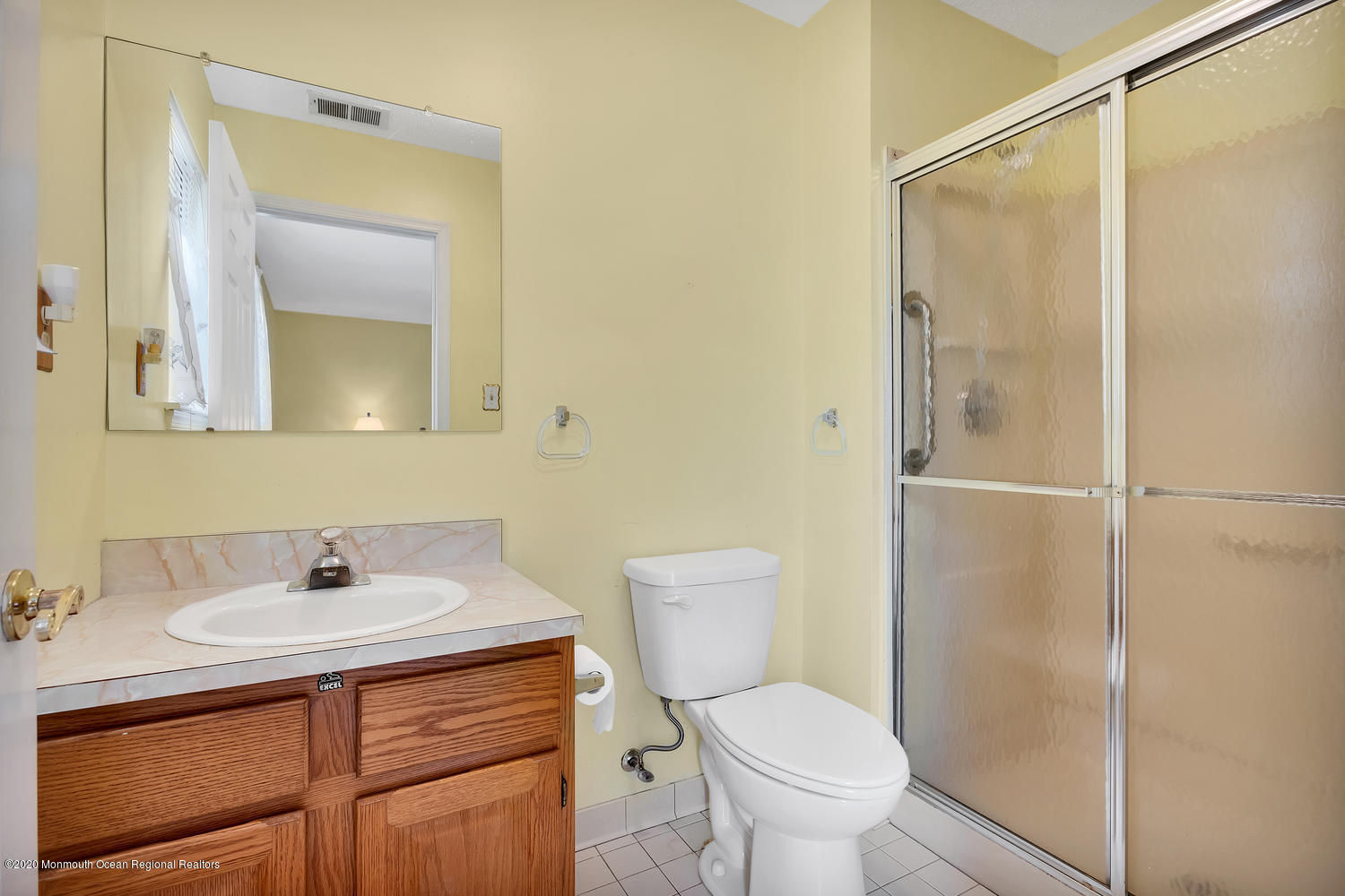 28 Ivy Ridge Close Freehold, NJ 07728 - Photo 14 of 17 Full Bath