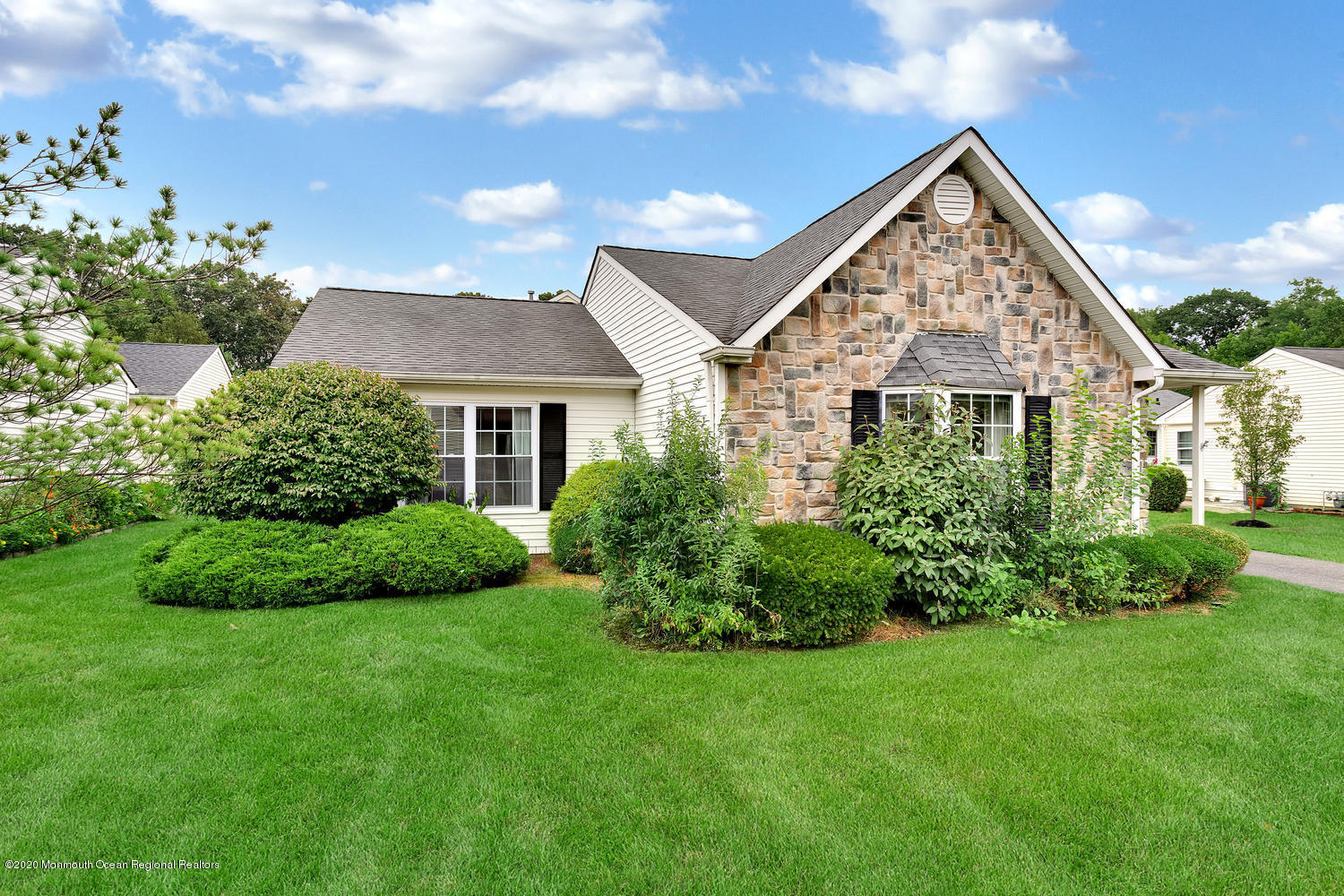 28 Ivy Ridge Close Freehold, NJ 07728 - Photo 2 of 17 Quiet Location