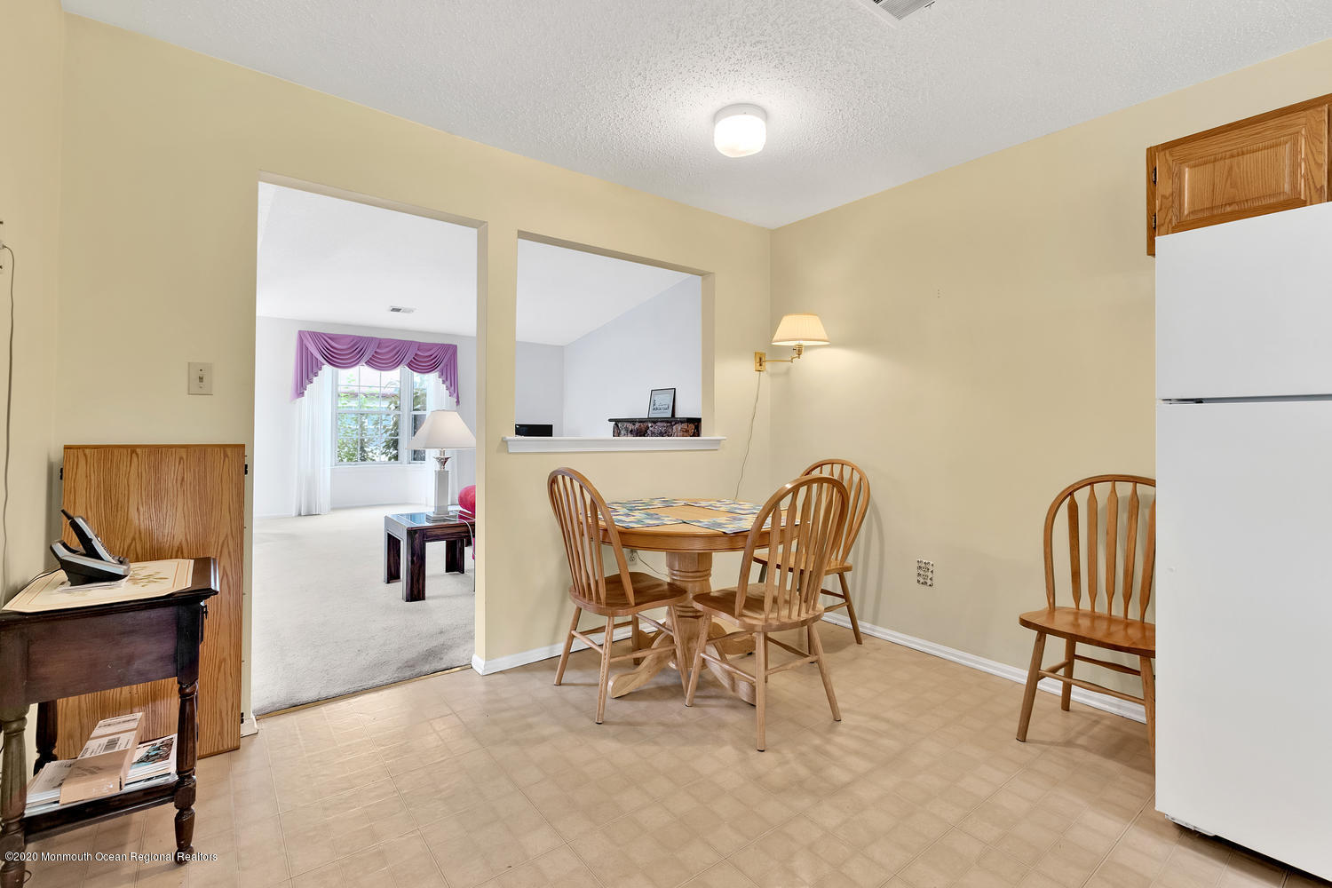 28 Ivy Ridge Close Freehold, NJ 07728 - Photo 9 of 17 Eat-in Kitchen