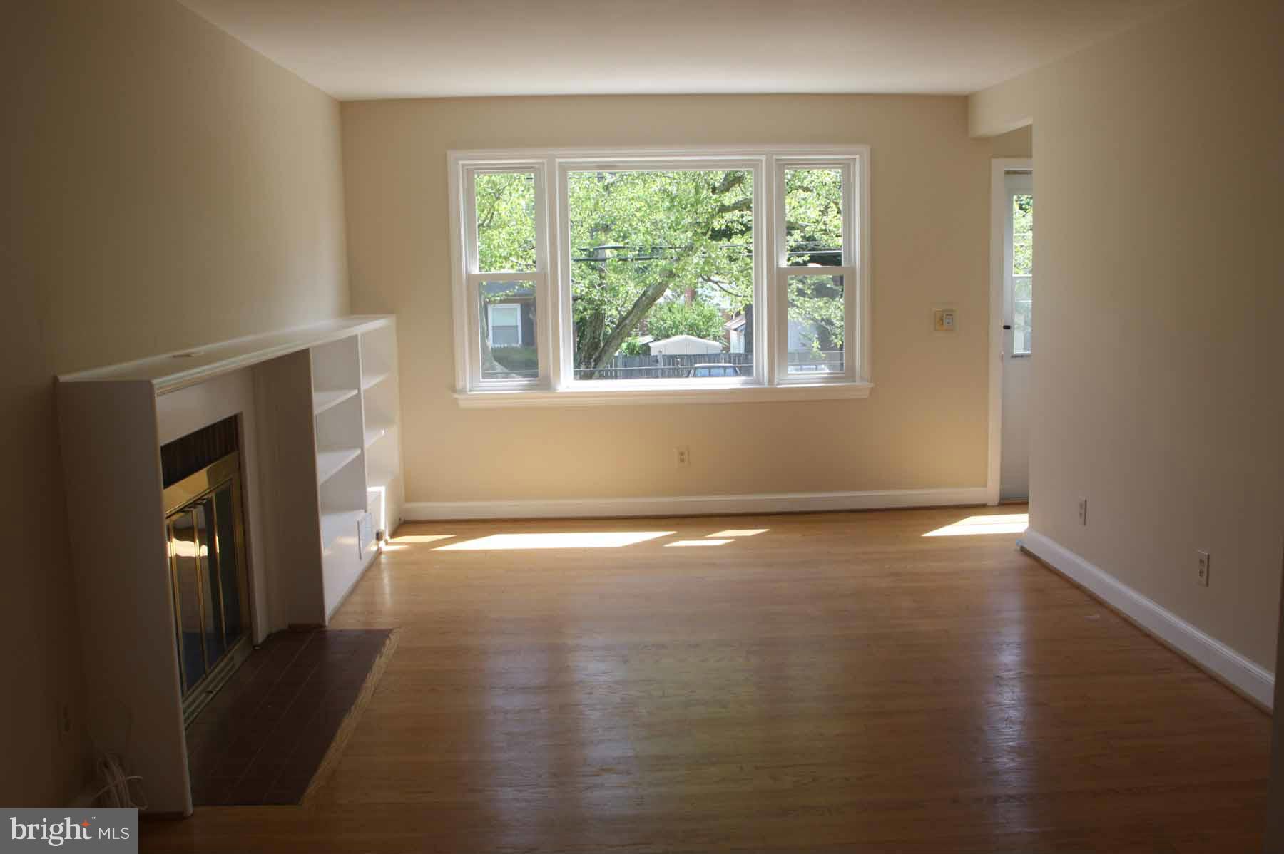 1709 Republic Road Silver Spring, MD 20902 - Photo 4 of 11 Living Room