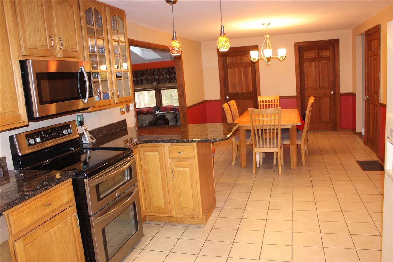 158 Bog Road Goffstown, NH 03045 - Photo 4 of 14