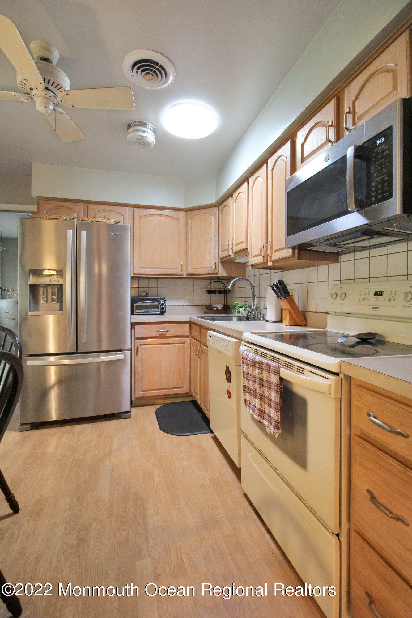 72 Sunset Road Whiting, NJ 08759 - Photo 10 of 27 10 Kitchen