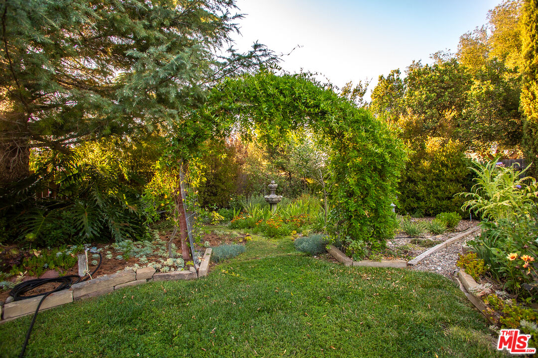 969 Vintage Way Los Alamos, CA 93440 - Photo 43 of 59 a view of yard with green space