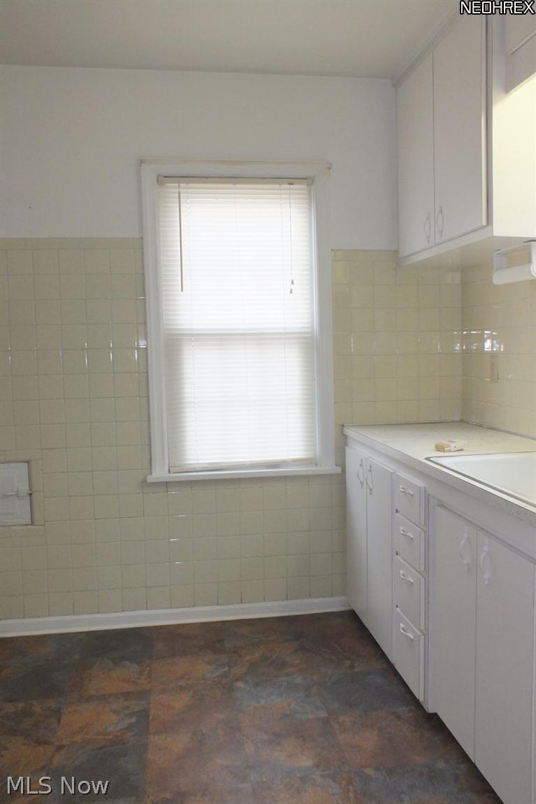 3988 Ardmore Road Cleveland Heights, OH 44121 - Photo 5 of 19