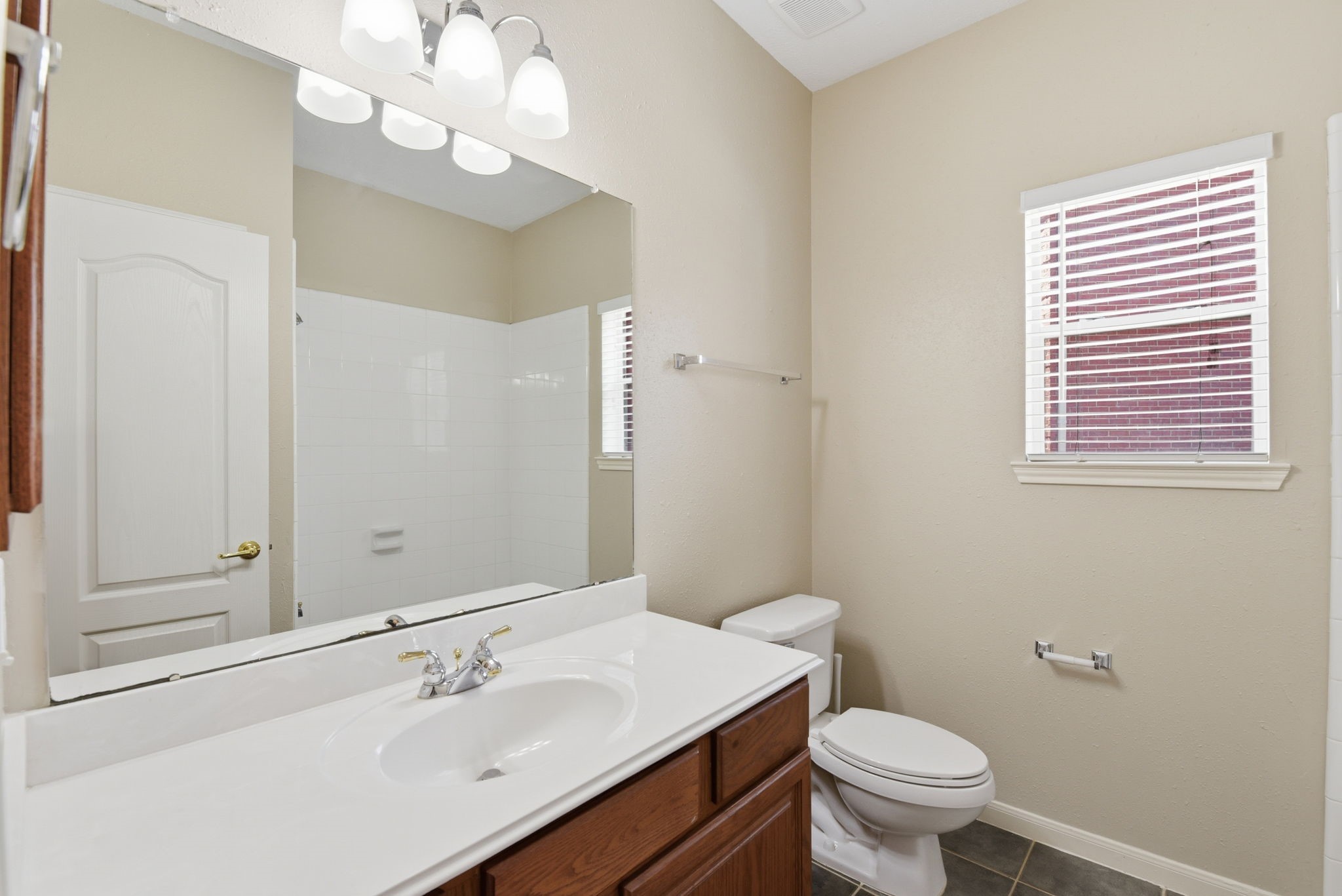 3414 Hackberry Court Spring, TX 77388 - Photo 31 of 50 This is a secondary full bath DOWNSTAIRS! Tub/shower combo and located right by the secondary bedroom that is downstairs.