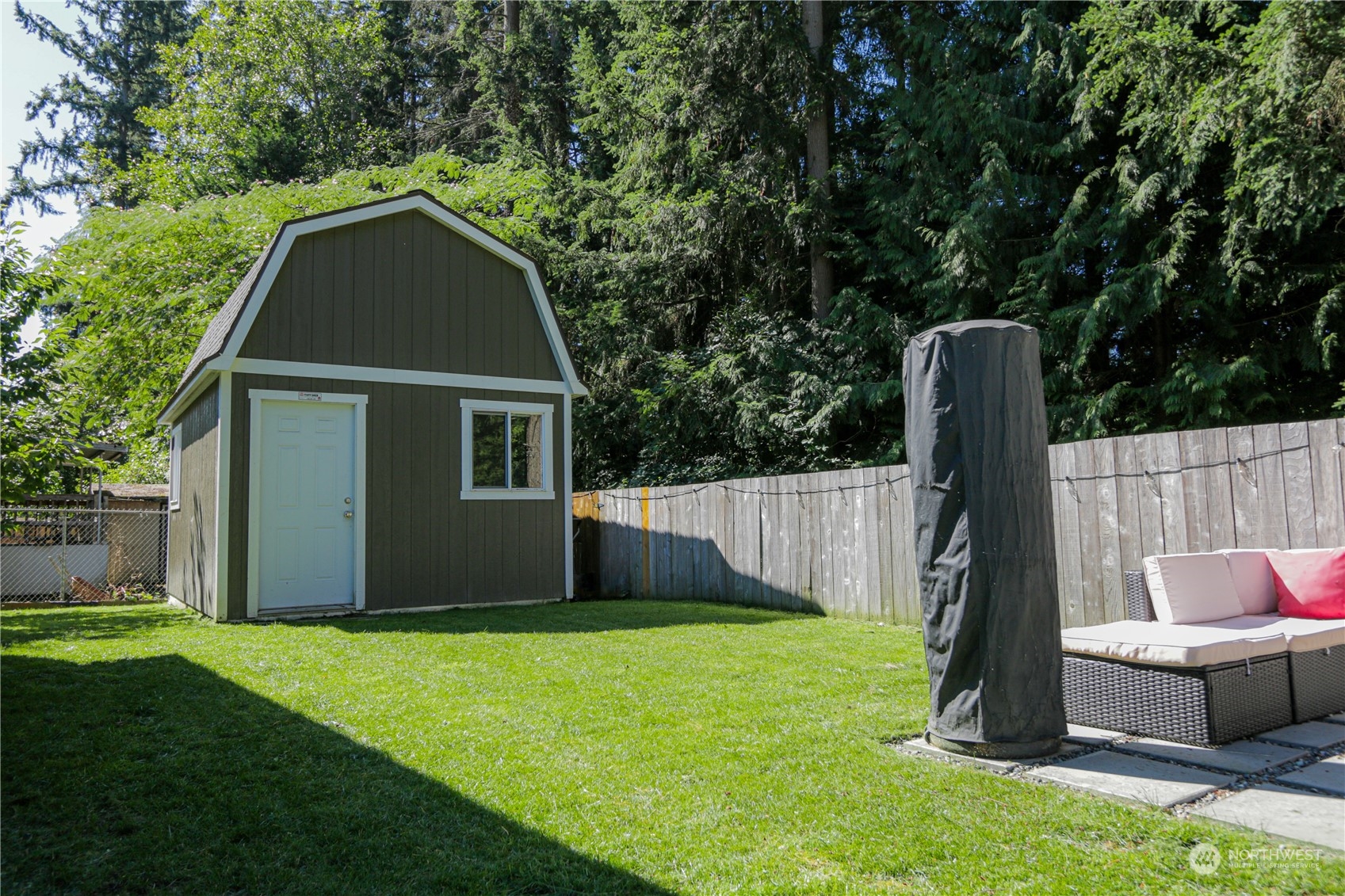 20426 32nd Drive Southeast Bothell, WA 98012 - Photo 19 of 23 a house view with a garden space
