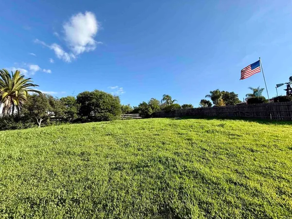 $298,500 | 1851 East Mission Road, Fallbrook, CA 92028