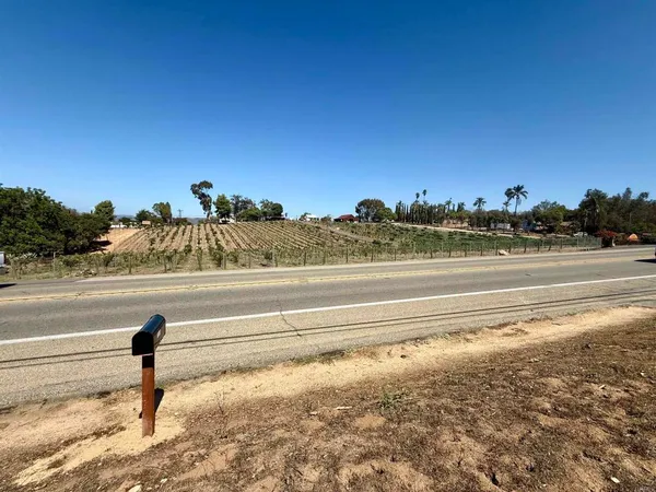 $298,500 | 1851 East Mission Road, Fallbrook, CA 92028