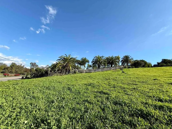 $298,500 | 1851 East Mission Road, Fallbrook, CA 92028