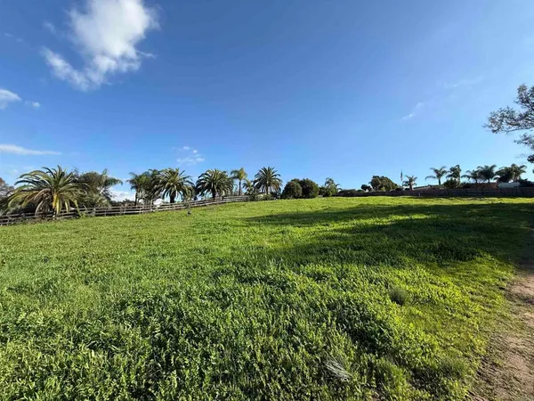 $298,500 | 1851 East Mission Road, Fallbrook, CA 92028