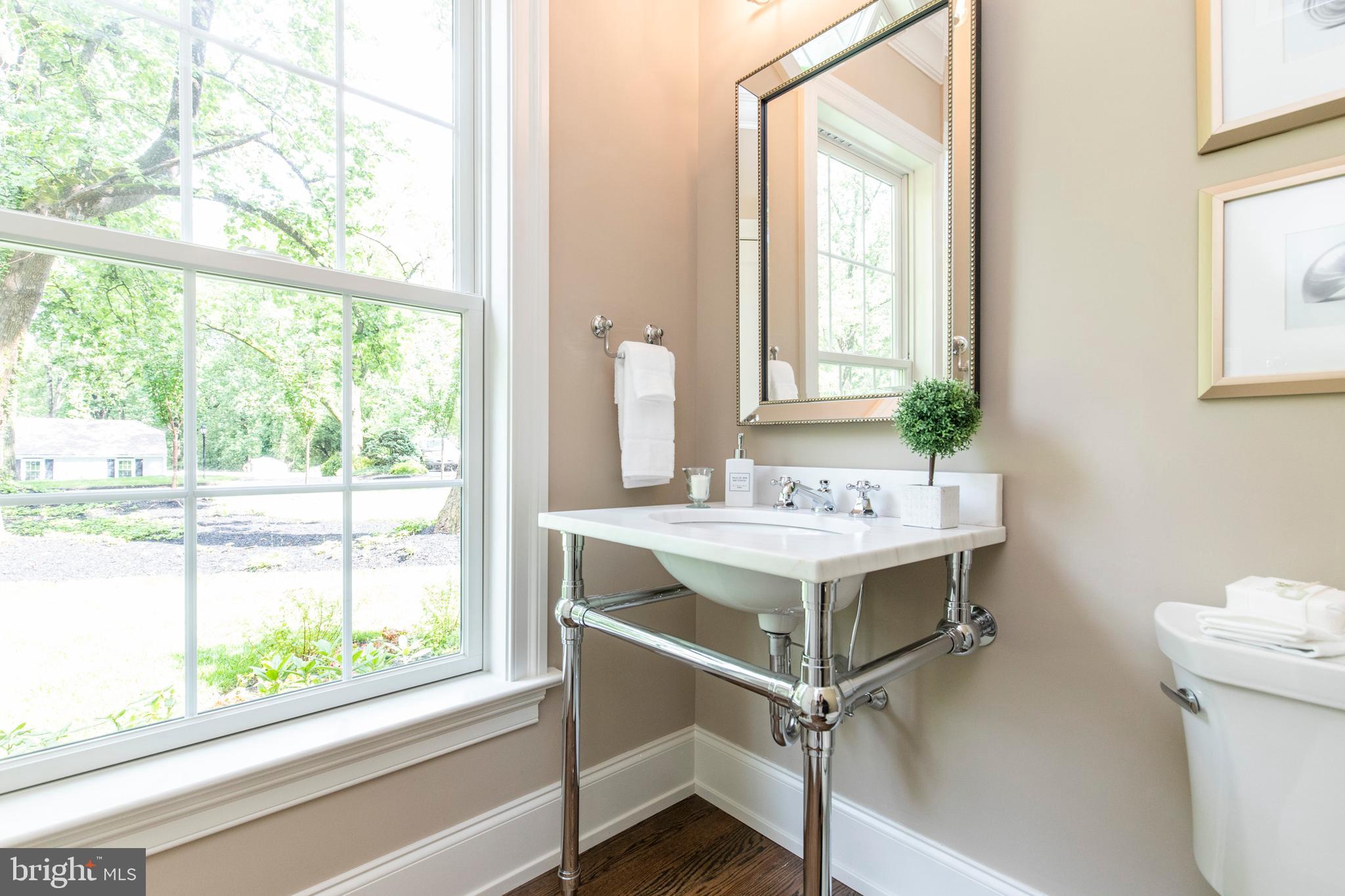 626 Broad Acres Road Narberth, PA 19072 - Photo 18 of 37 Main floor Powder room 1