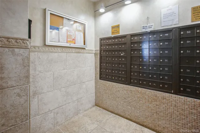 a view of walk in closet