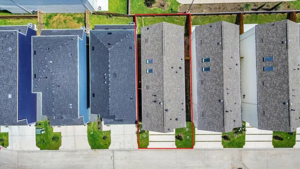 $2,600 | 3015 Pelon Cay Drive, Houston, TX 77047