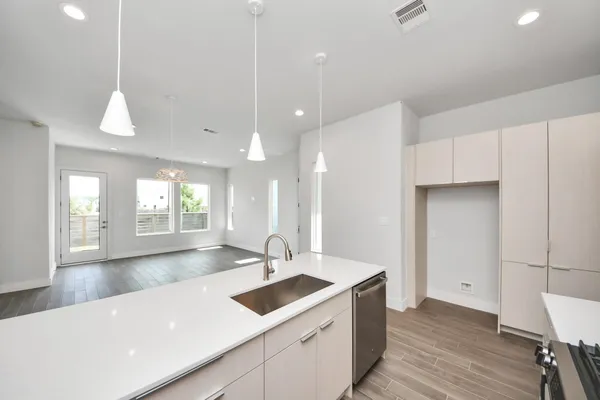 $2,600 | 3015 Pelon Cay Drive, Houston, TX 77047