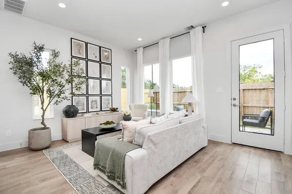 $2,600 | 3015 Pelon Cay Drive, Houston, TX 77047