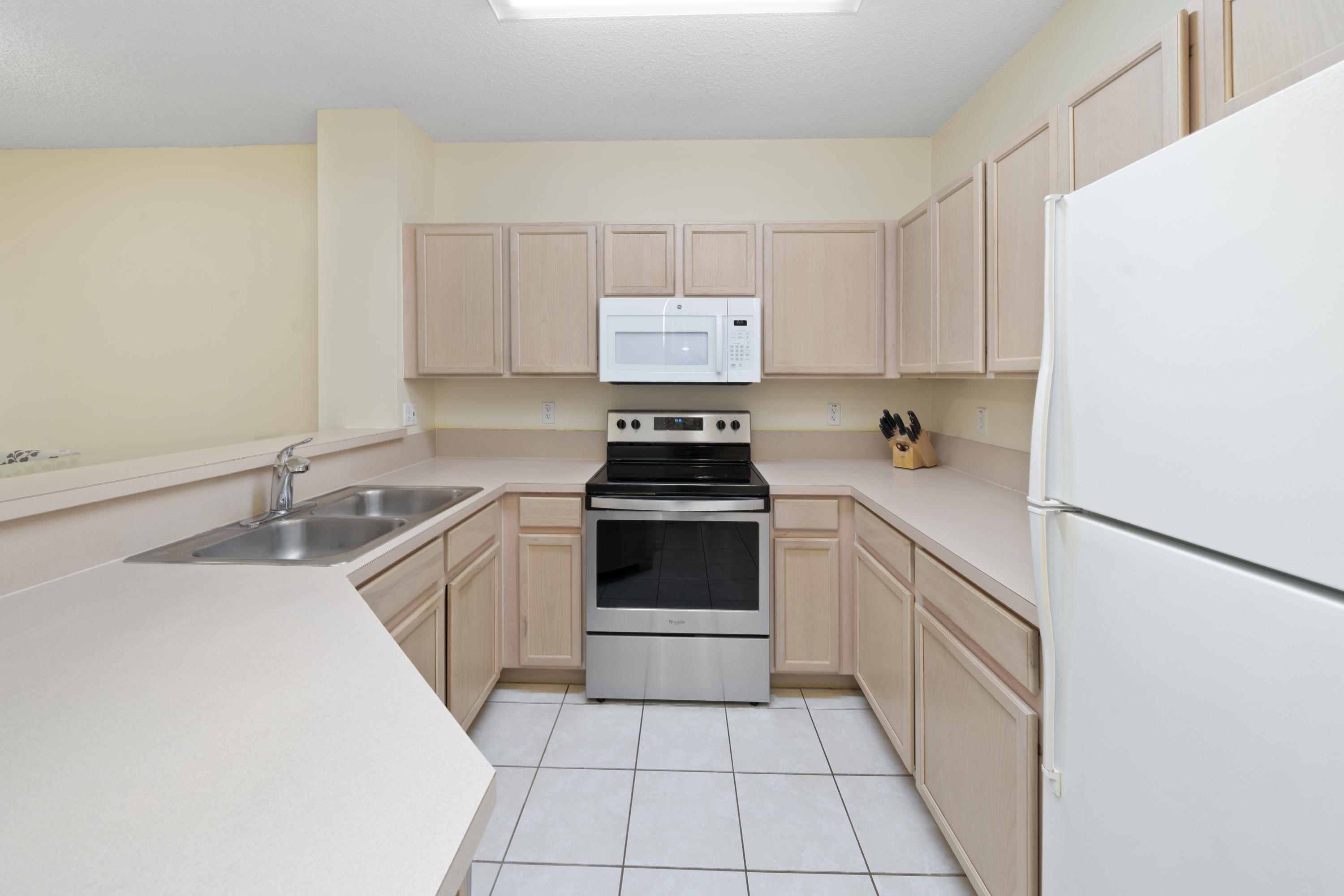 6973 Brook Hollow Road Lake Worth, FL 33467 - Photo 4 of 34 6 Kitchen