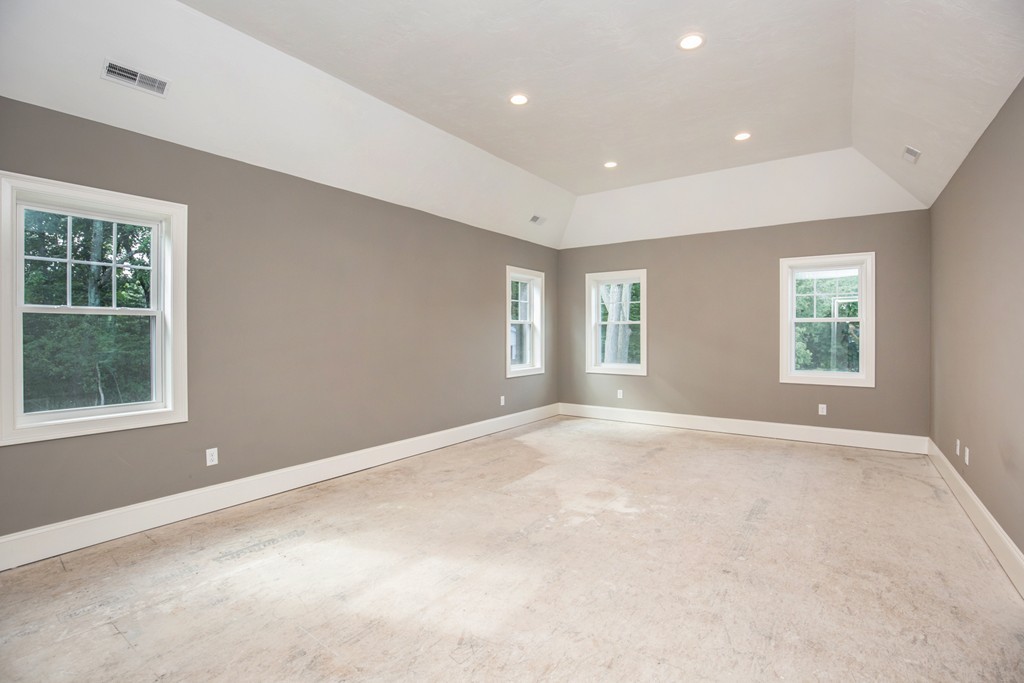 31 Wilmington Road Burlington, MA 01803 - Photo 17 of 29 Gallery Image 17