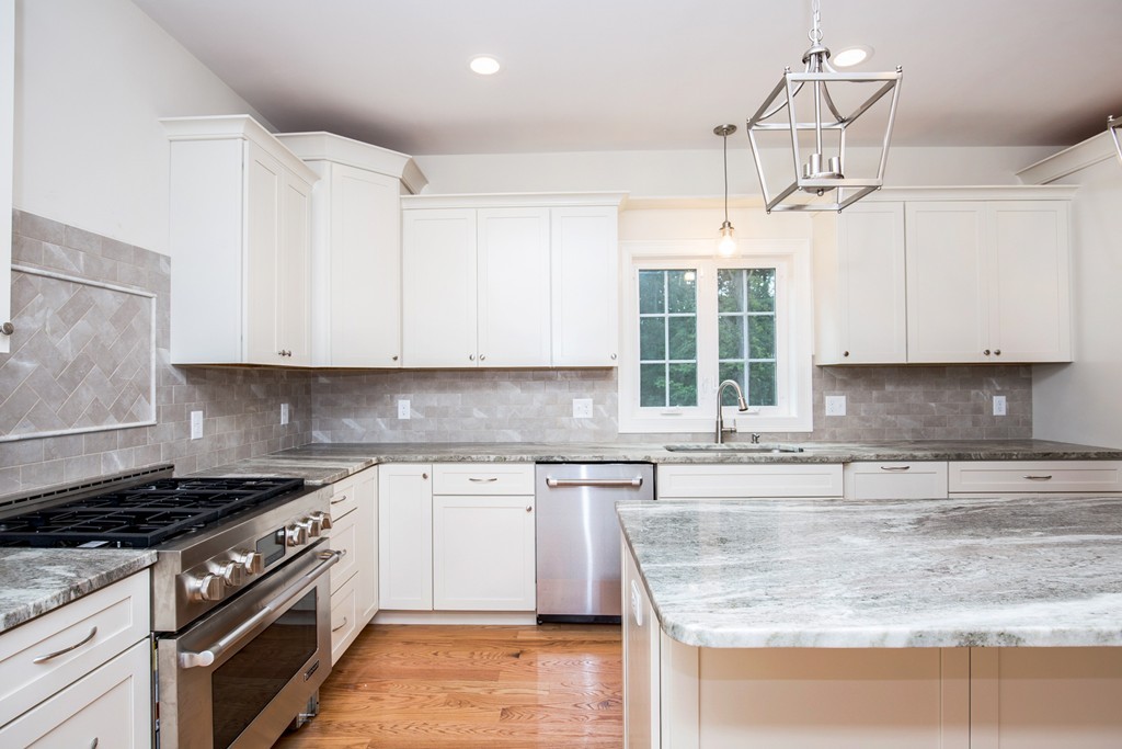31 Wilmington Road Burlington, MA 01803 - Photo 8 of 29 Gallery Image 8