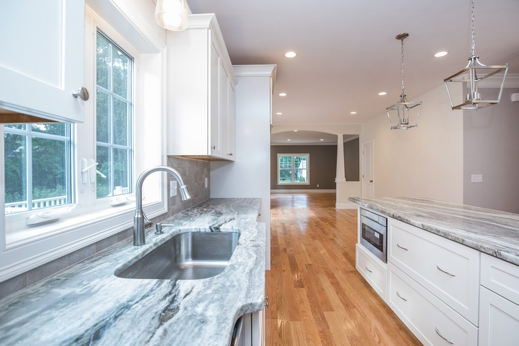 31 Wilmington Road Burlington, MA 01803 - Photo 9 of 29 Gallery Image 9