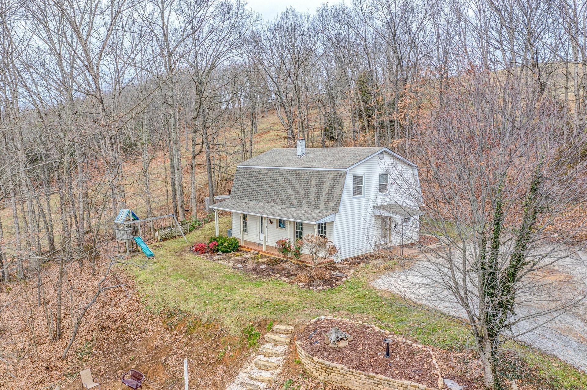 477 Newtown Road Shawsville, VA 24162 - Photo 4 of 48 004-336217-477 Newtown Rd 004_8513874