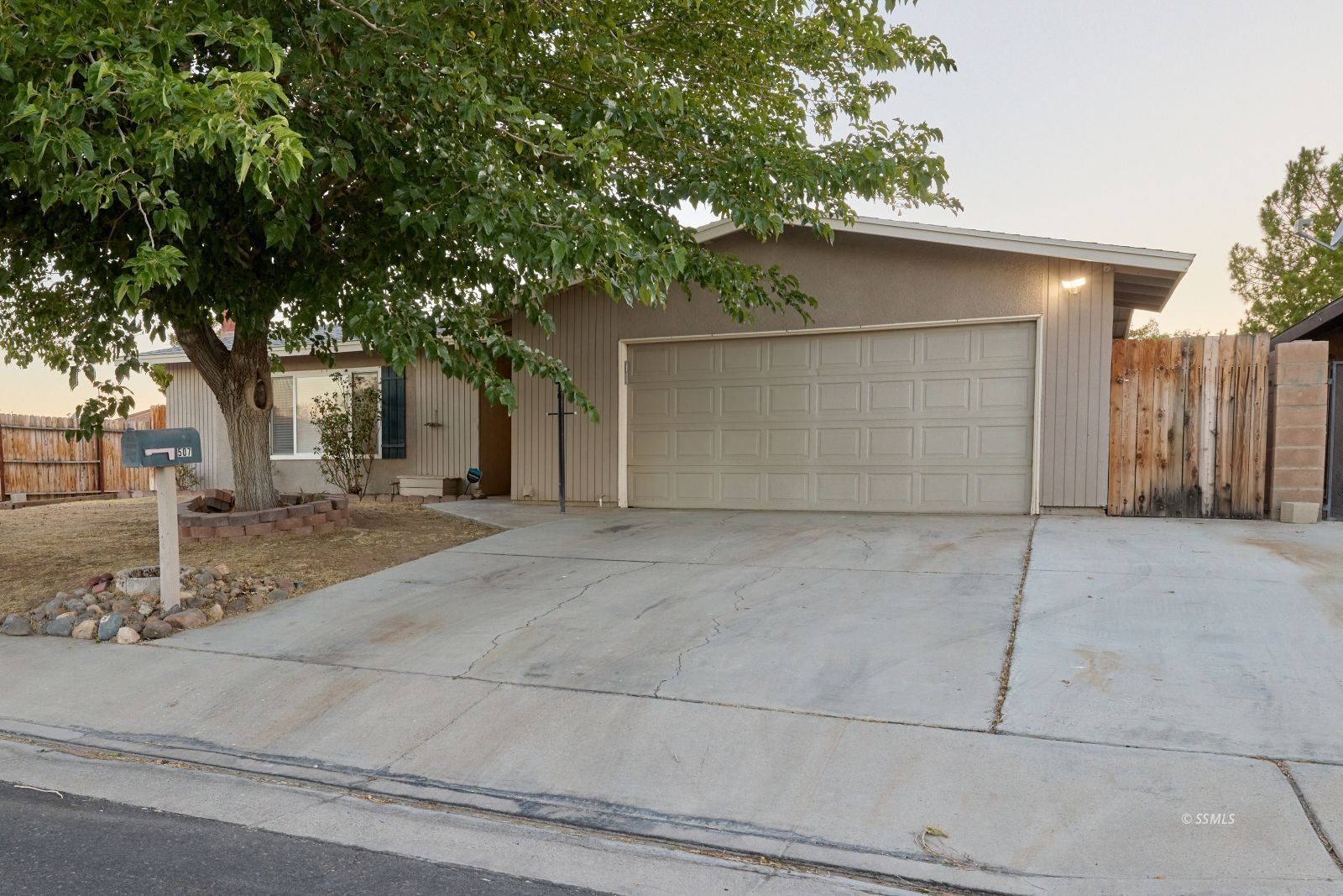 507 South Alvord Street Ridgecrest, CA 93555 - Photo 3 of 27