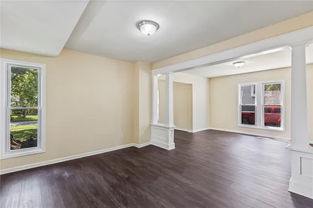 $299,950 | 526 South Maple Street, Ottawa, KS 66067