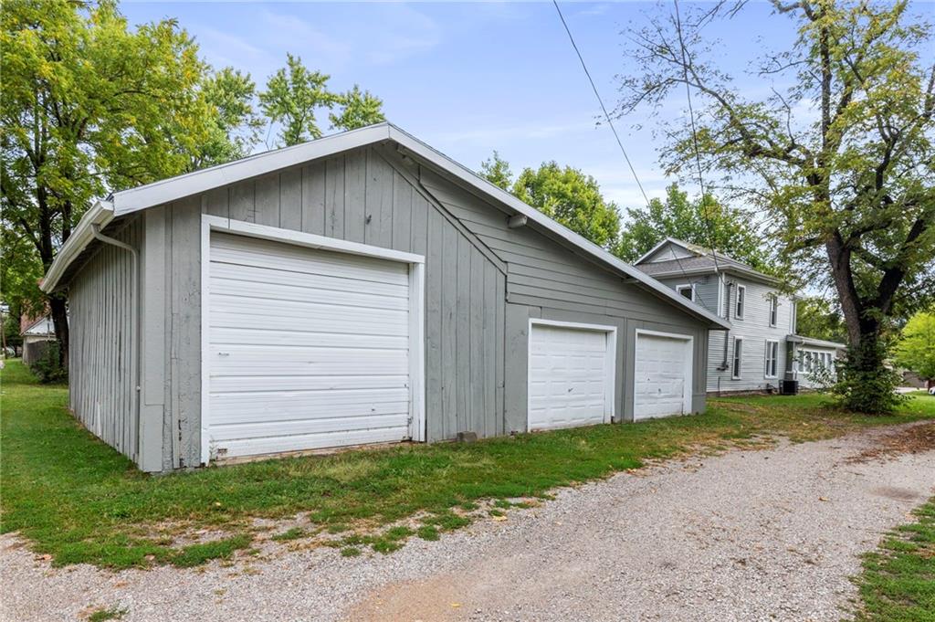 526 South Maple Street Ottawa, KS 66067 - Photo 2 of 51