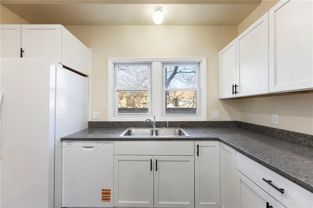 $299,950 | 526 South Maple Street, Ottawa, KS 66067