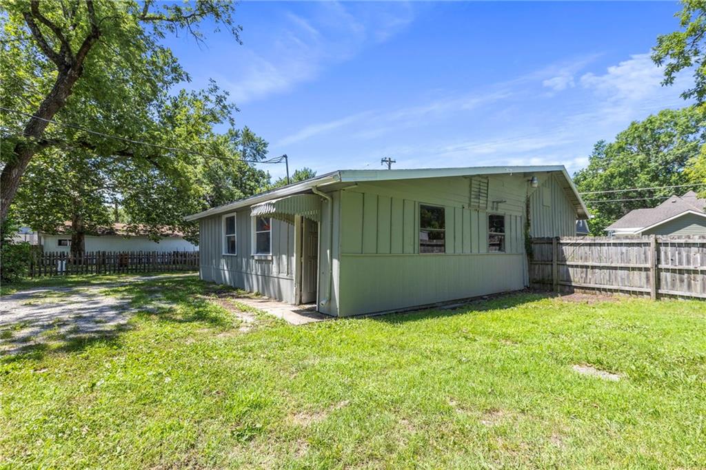 526 South Maple Street Ottawa, KS 66067 - Photo 44 of 52