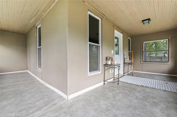 $299,950 | 526 South Maple Street, Ottawa, KS 66067