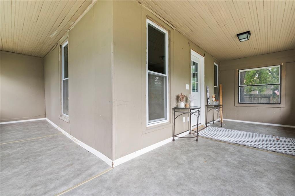 526 South Maple Street Ottawa, KS 66067 - Photo 6 of 51