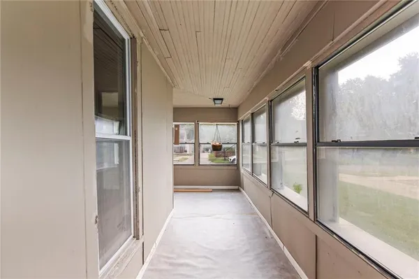 $299,950 | 526 South Maple Street, Ottawa, KS 66067