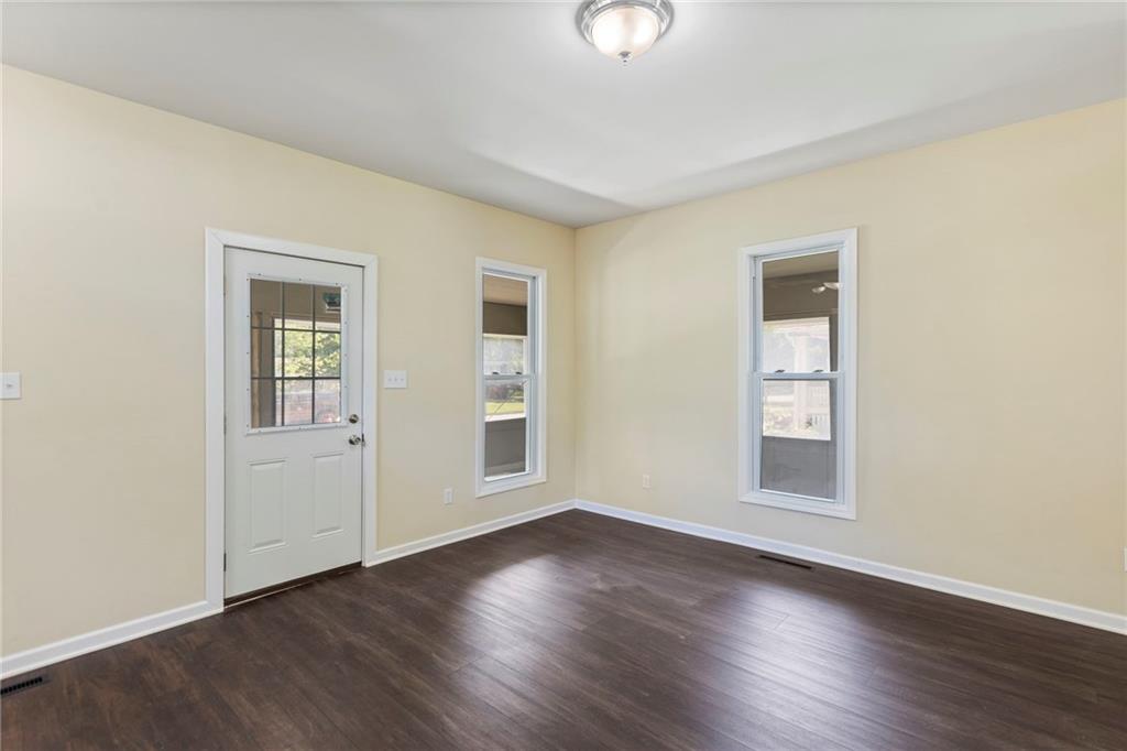 526 South Maple Street Ottawa, KS 66067 - Photo 9 of 52