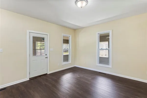 $299,950 | 526 South Maple Street, Ottawa, KS 66067