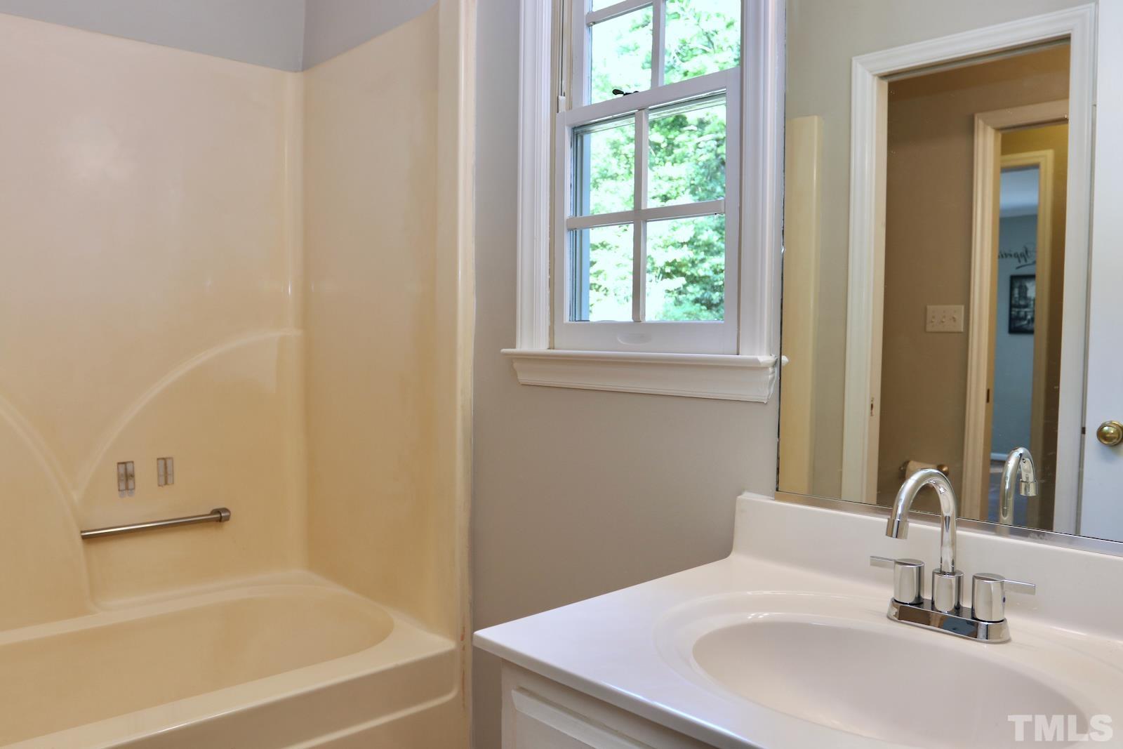 1809 Malone Road Burlington, NC 27215 - Photo 8 of 17 Gallery Image 8
