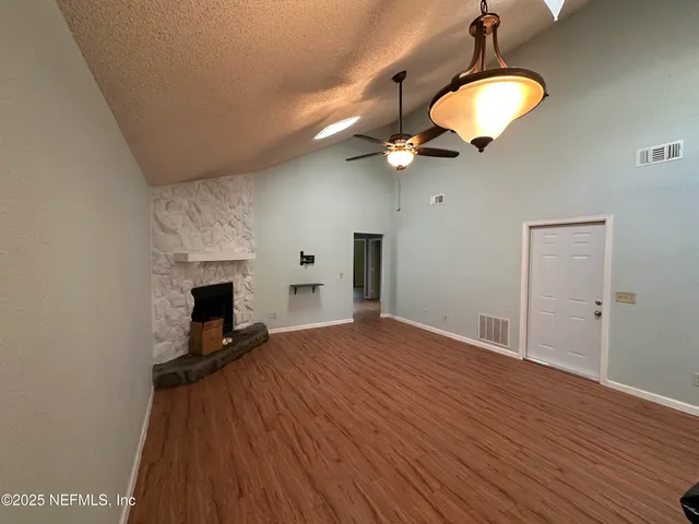 $1,800 | 1855 Alberta Court North, Middleburg, FL 32068