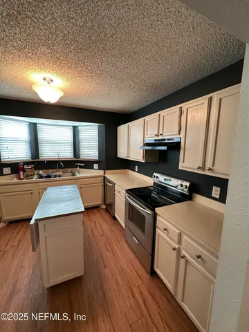 $1,800 | 1855 Alberta Court North, Middleburg, FL 32068