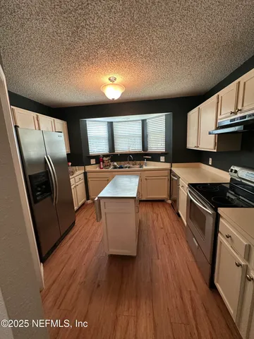 $1,800 | 1855 Alberta Court North, Middleburg, FL 32068