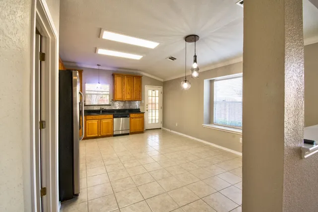 $2,500 | 10700 Beard Avenue, Austin, TX 78748