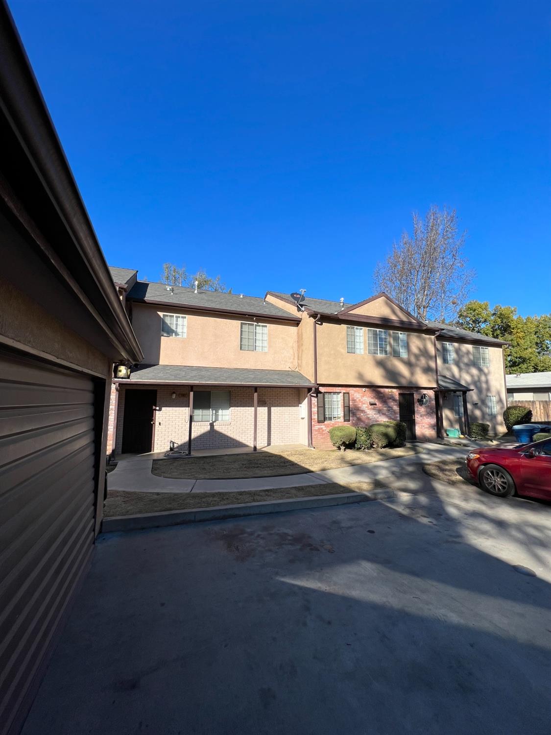 99 West Beverly Avenue Clovis, CA 93612 - Photo 3 of 13