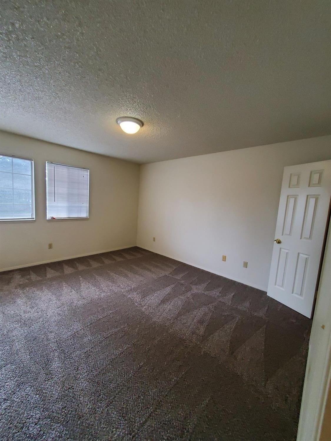 99 West Beverly Avenue Clovis, CA 93612 - Photo 10 of 13